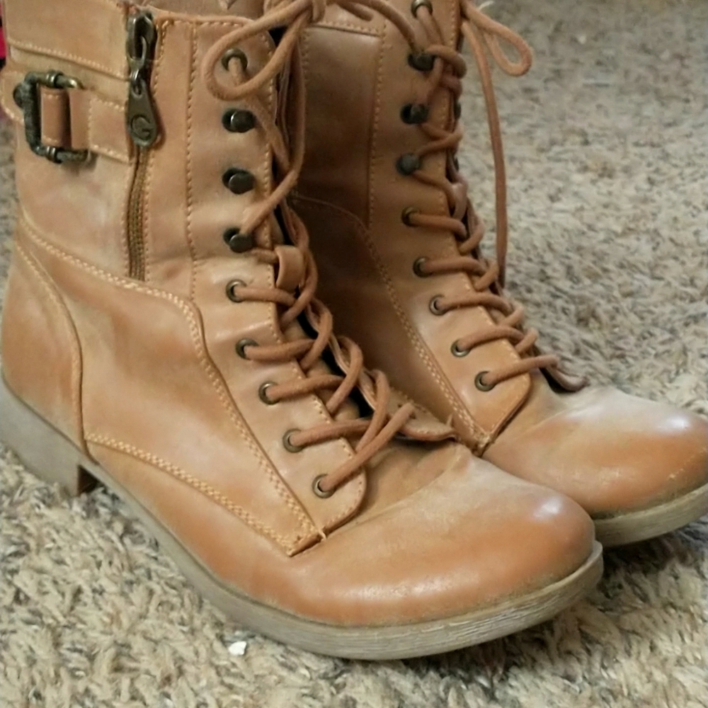 Guess boots
